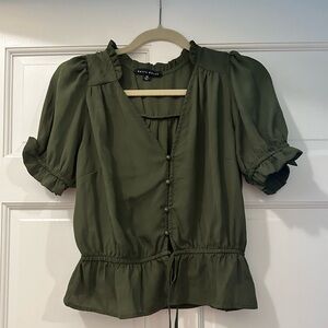 Haute Monde olive green crop top, size M, short sleeves